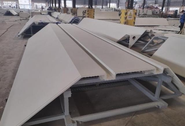 GRC廠家分享：grc外墻裝飾掛板的厚度是多少？