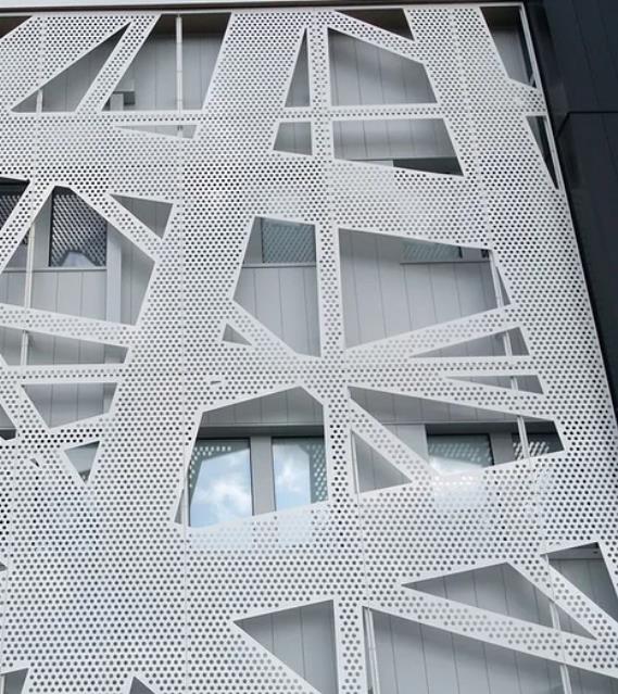 GRC幕墻掛板的安裝流程是什么？grc掛板廠家