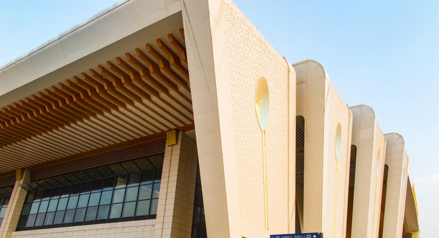 grc仿砂巖掛板有哪些優(yōu)勢？貴州仿砂巖廠家