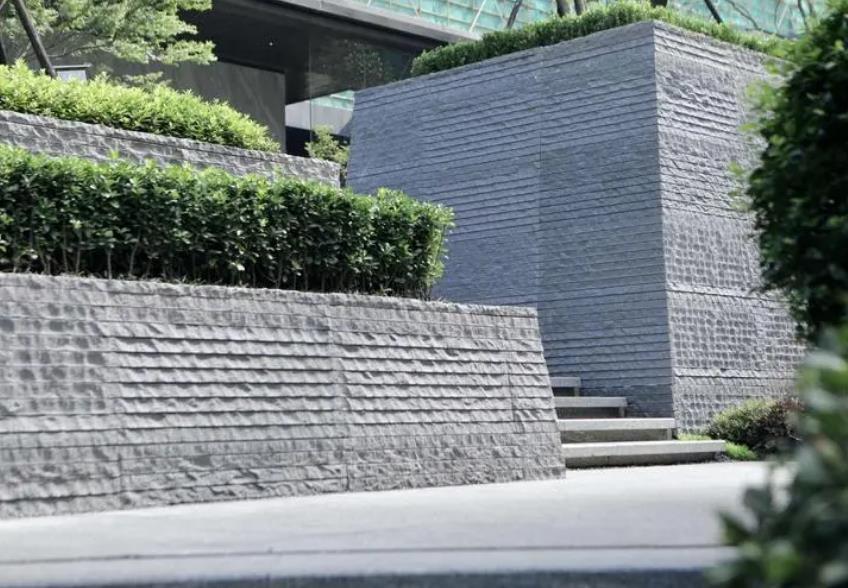 GRC廠家：GRC斧鑿石掛板如何安裝？