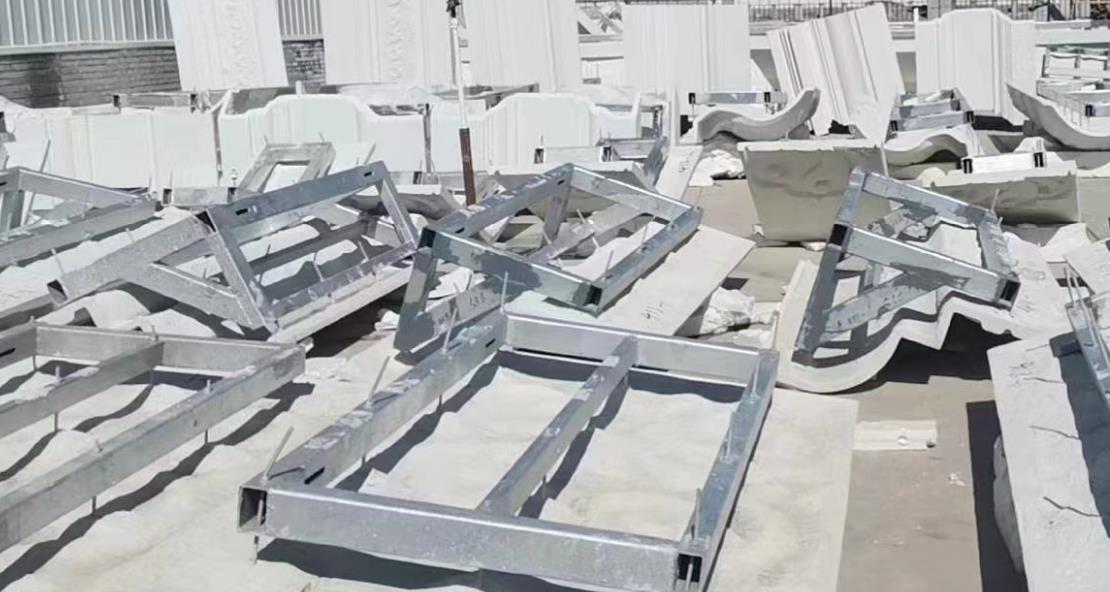 貴州grc廠家：鋼龍骨和GRC掛板連接件有什么注意事項嗎？